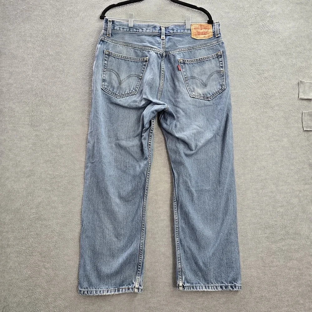 Levis *please carefully